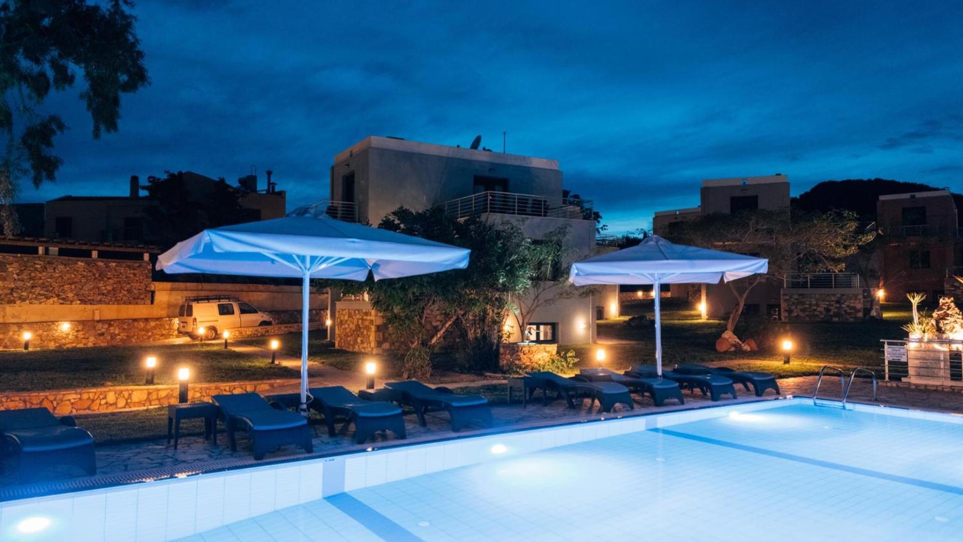 Blue Waves Luxury Suites By The Sea Plomari Eksteriør bilde