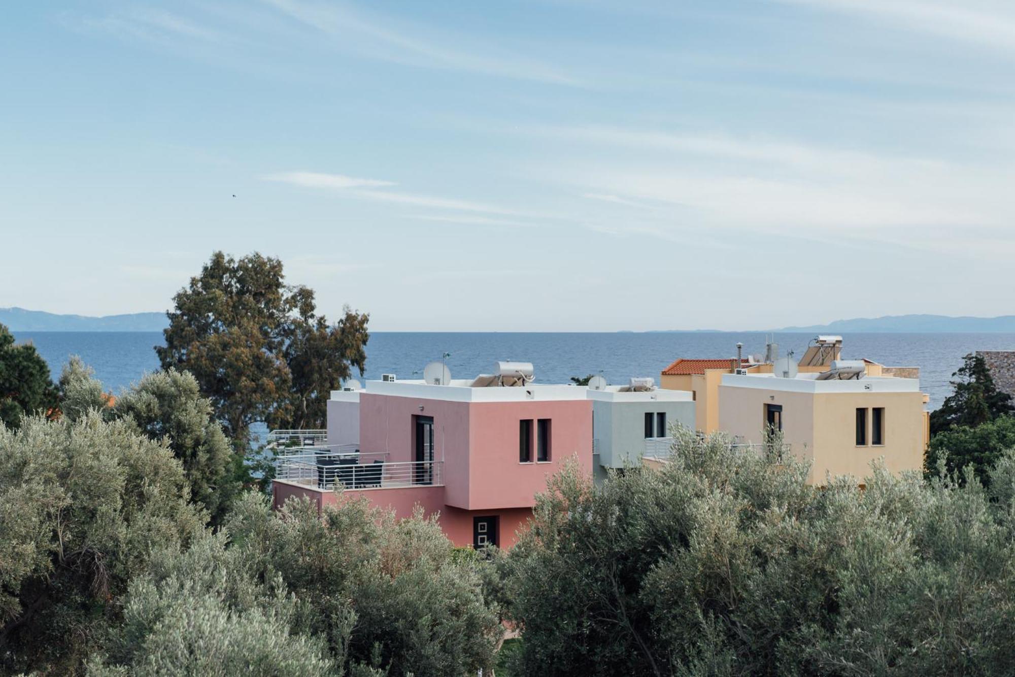 Blue Waves Luxury Suites By The Sea Plomari Eksteriør bilde