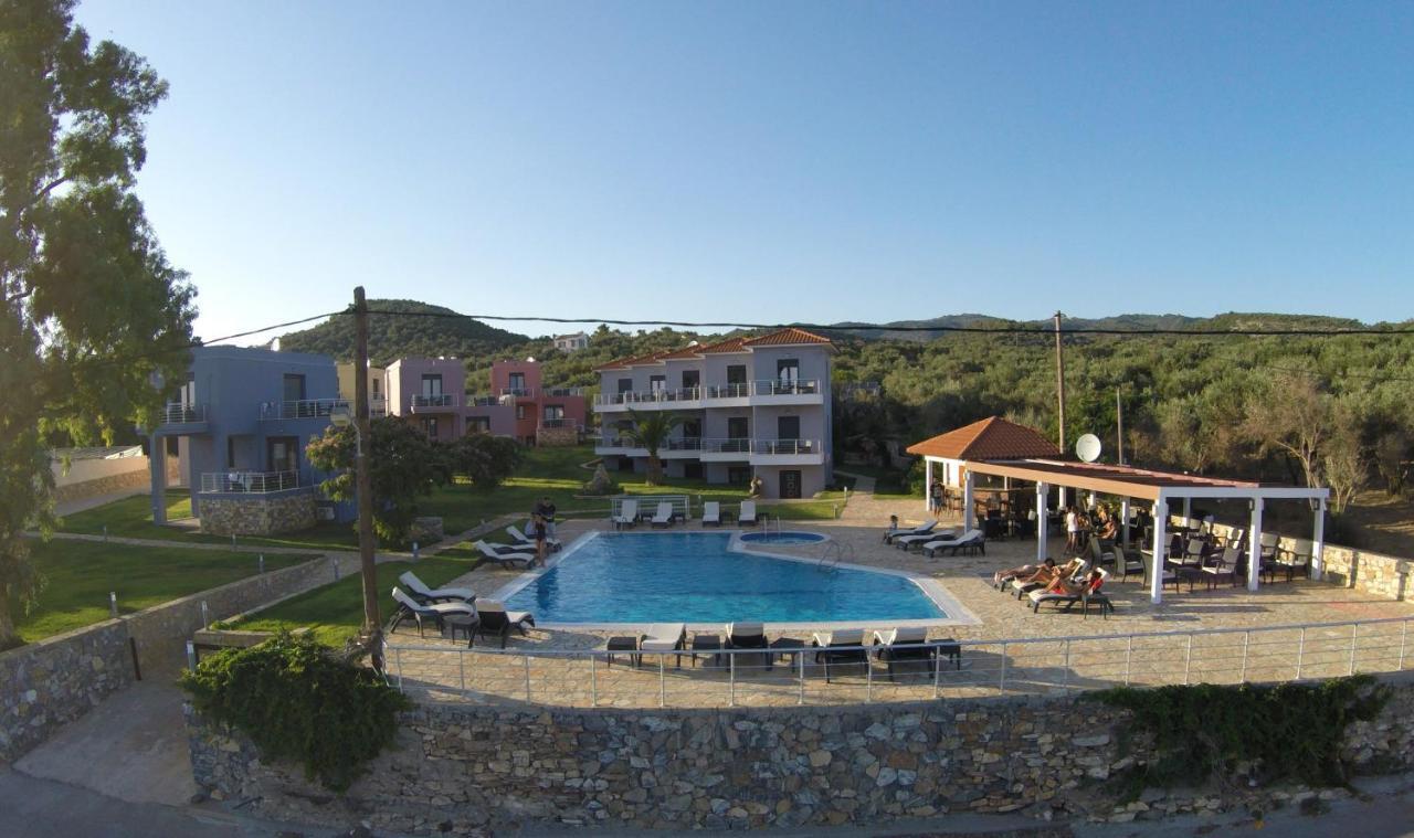 Blue Waves Luxury Suites By The Sea Plomari Eksteriør bilde
